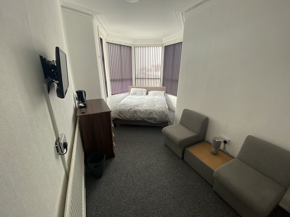 DELUXE, DOUBLE BED