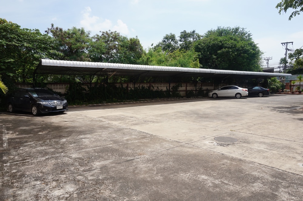 M In Korat 18/23