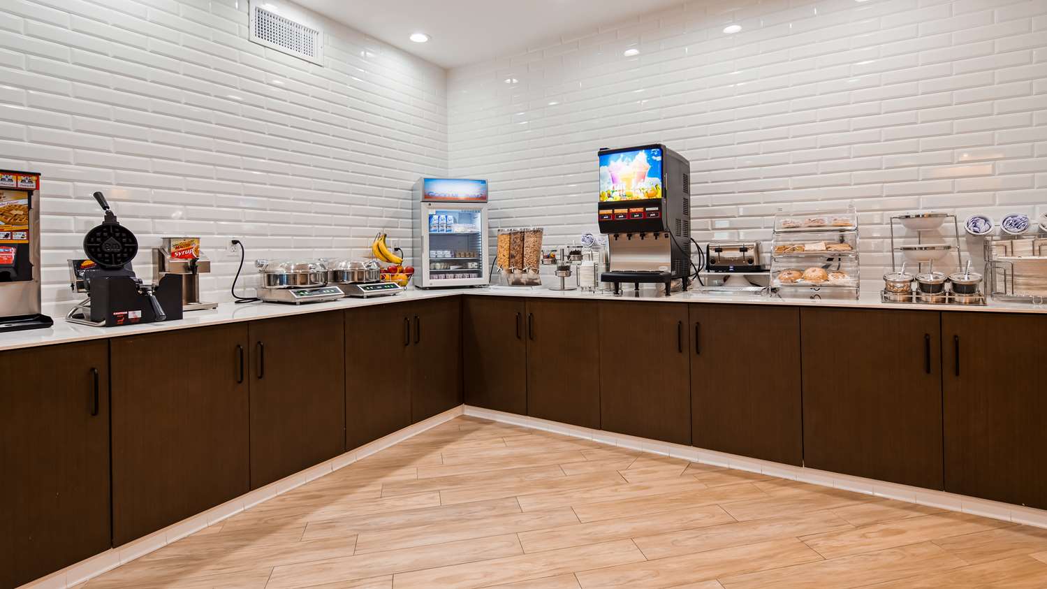 Best Western Plus New Barstow Inn & Suites 26/34