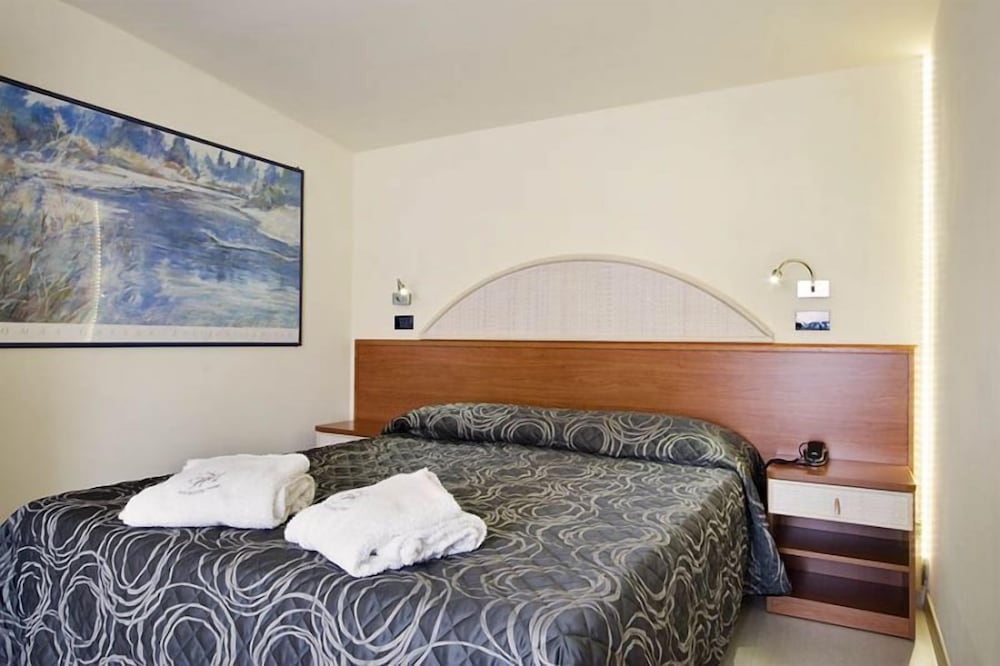 Hotel Montebello 8/38