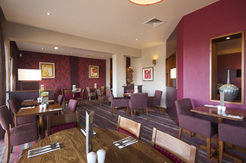 Premier Inn Edinburgh Park (The Gyle) 32/54
