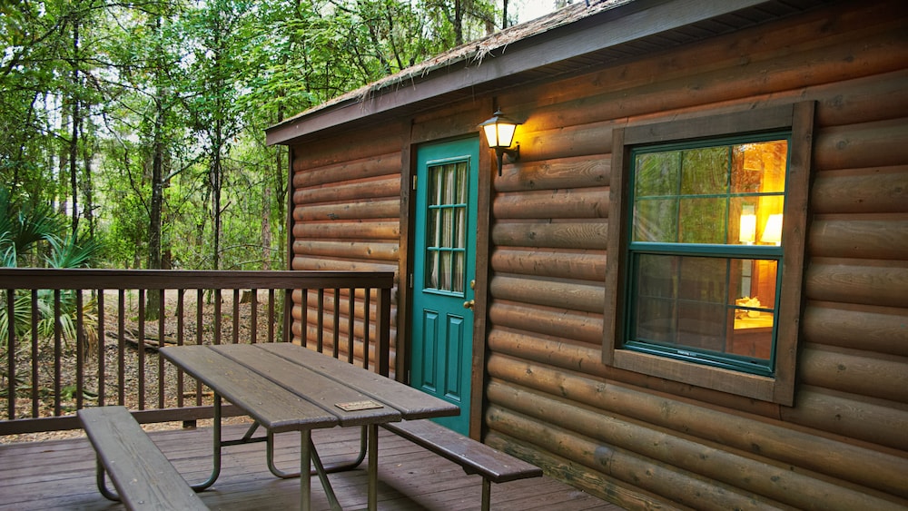 The Cabins at Disney's Fort Wilderness Resort - A Disney Vacation Club Resort 32/43
