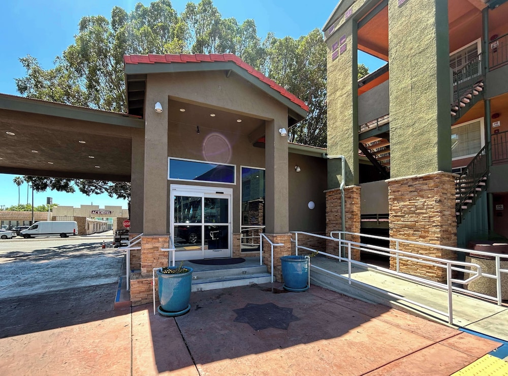 Motel6 Pasadena, CA – Old Town Pasadena Area 18/30