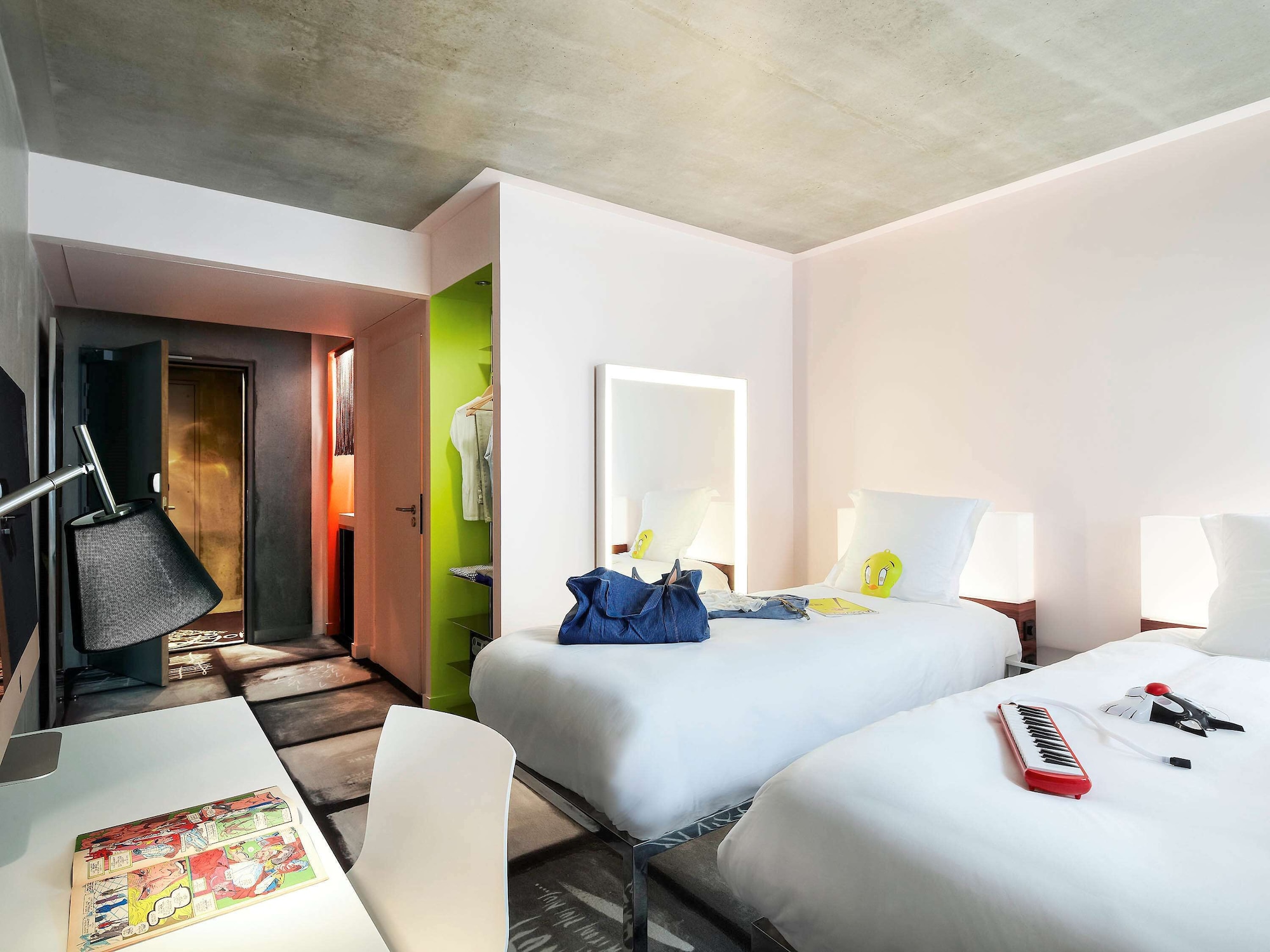 MAMA, MEDIUM, TWIN BEDS