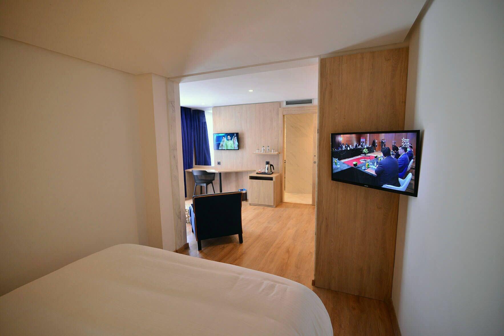 Luxury, Suite