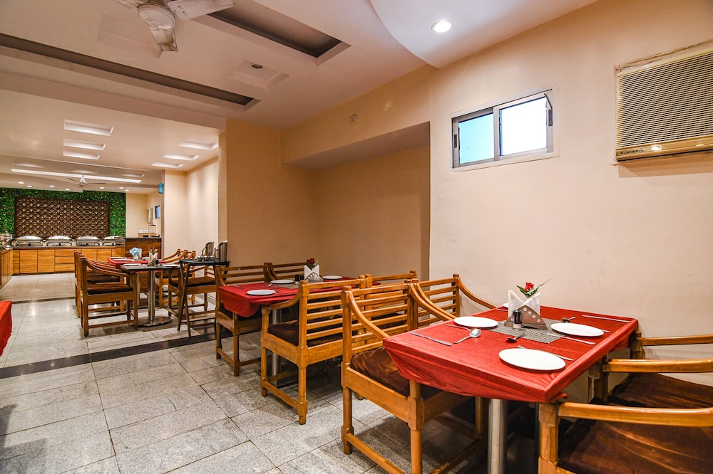 OYO Premium Hinoo Ranchi 49/53