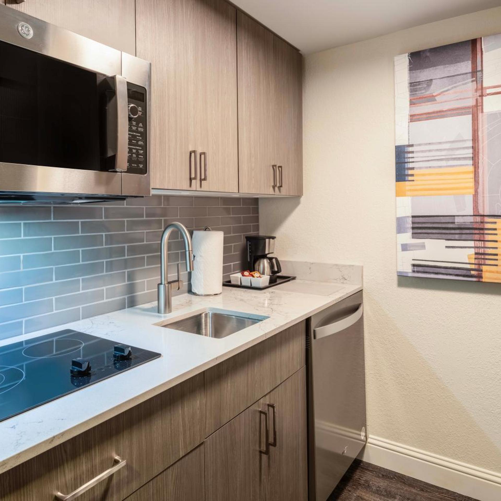 جناح بسريرين كوين بغرفة نوم واحدة بمطبخ لذوي الإعاقة، Hyatt House Colorado Springs Airport 6/8