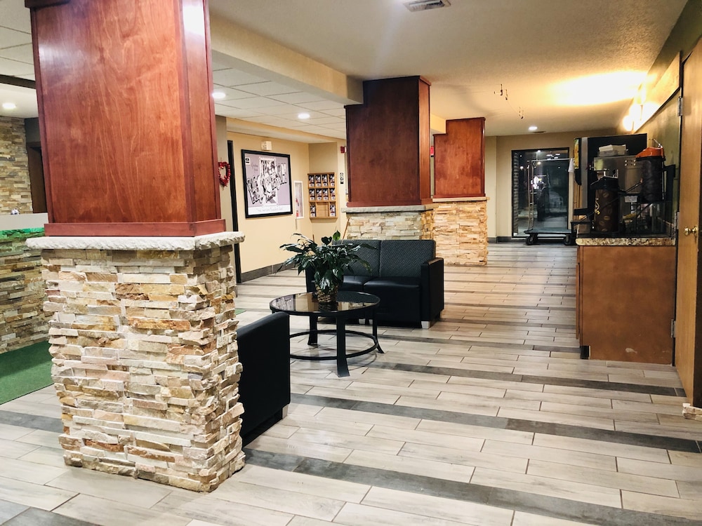 AmericInn by Wyndham Columbus Wisconsin 29/38