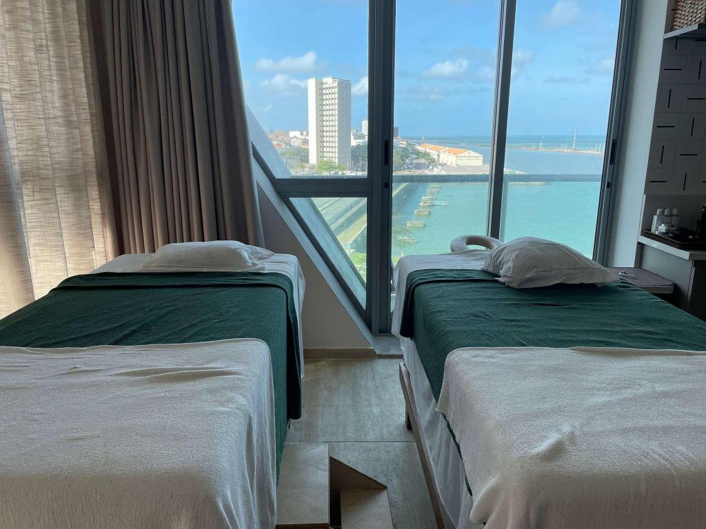 PLUS, EXECUTIVE, APARTMENT, QUEEN BED, SEA VIEW, BALCONY