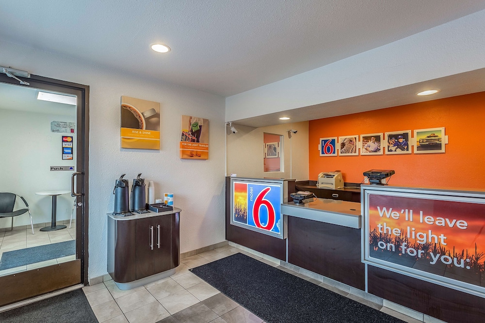 Motel6 Billings, MT - South 8/37