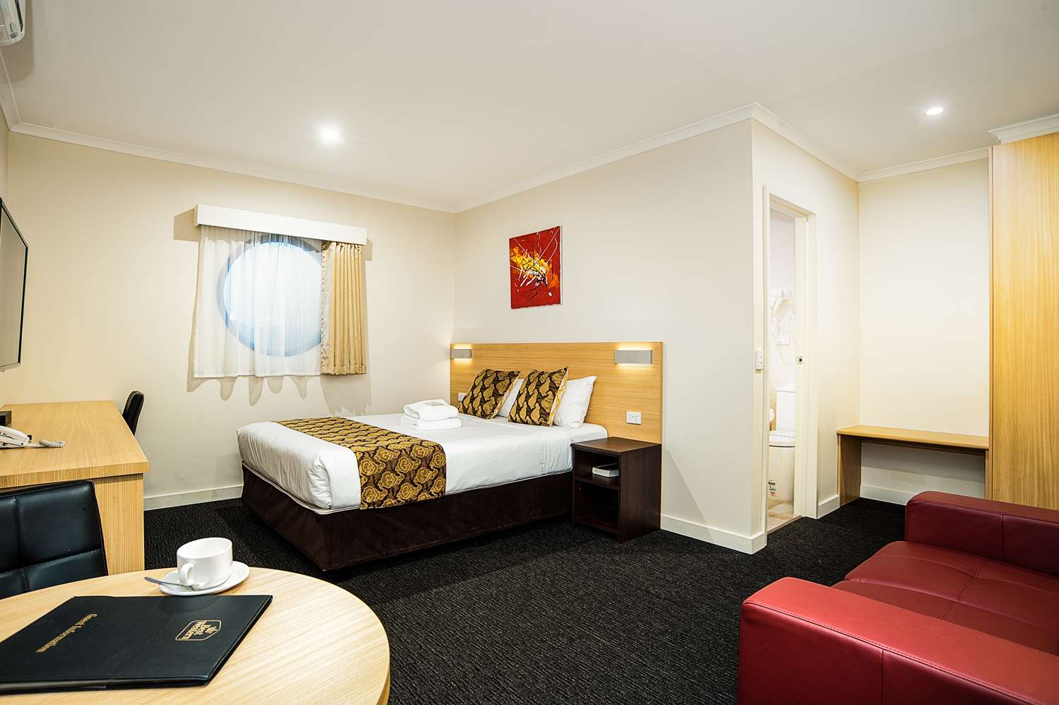 Mahoneys Motor Inn 2/9