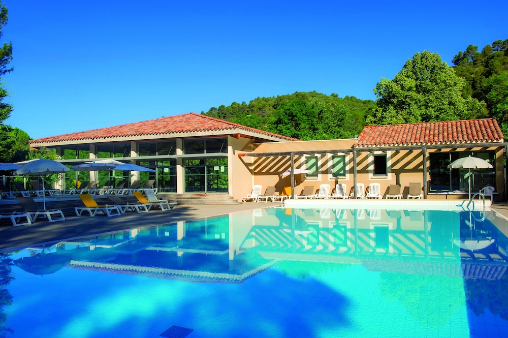 Club Domaine de Chateau Laval 3/49