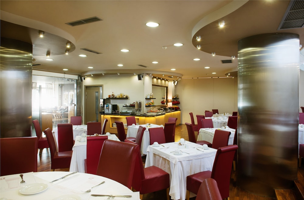 Acropolis Select Hotel 49/67