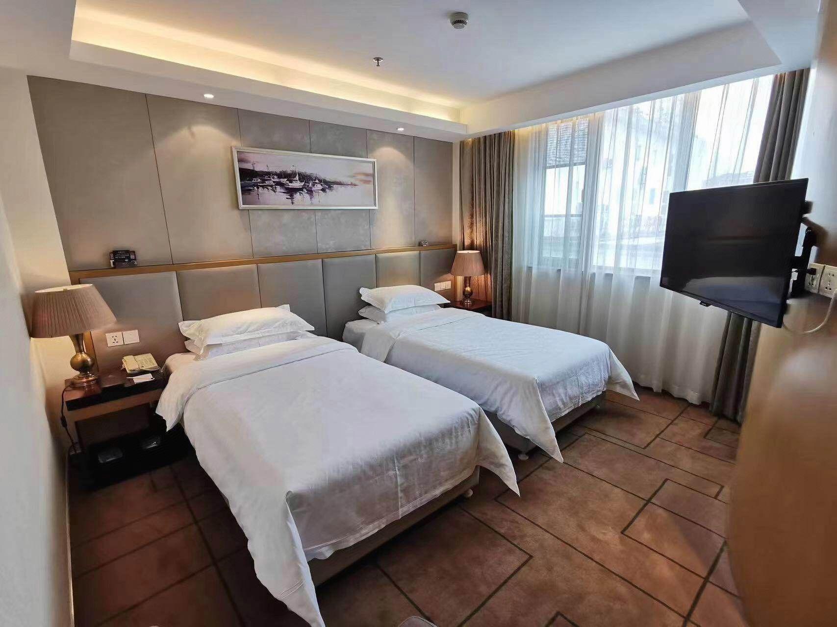 Standard, Twin Beds