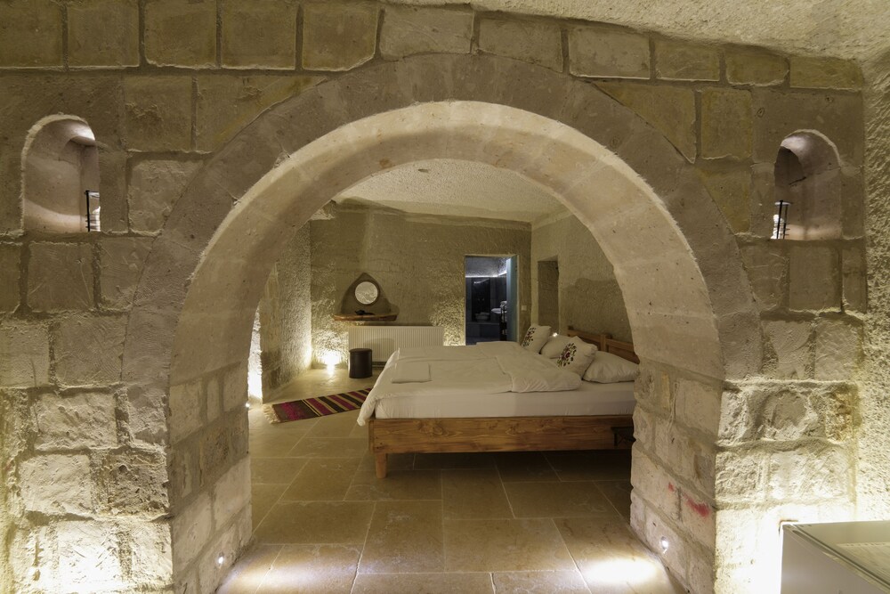 My Cave Suites 8/50