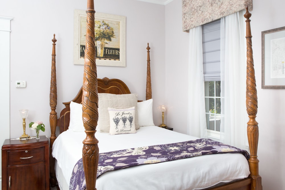 Burke Manor Inn & Pavilion 11/49