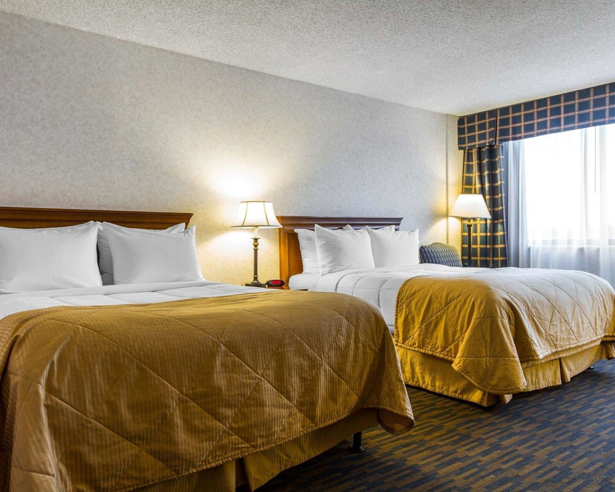 Interior, Tower, 2 Queen Beds