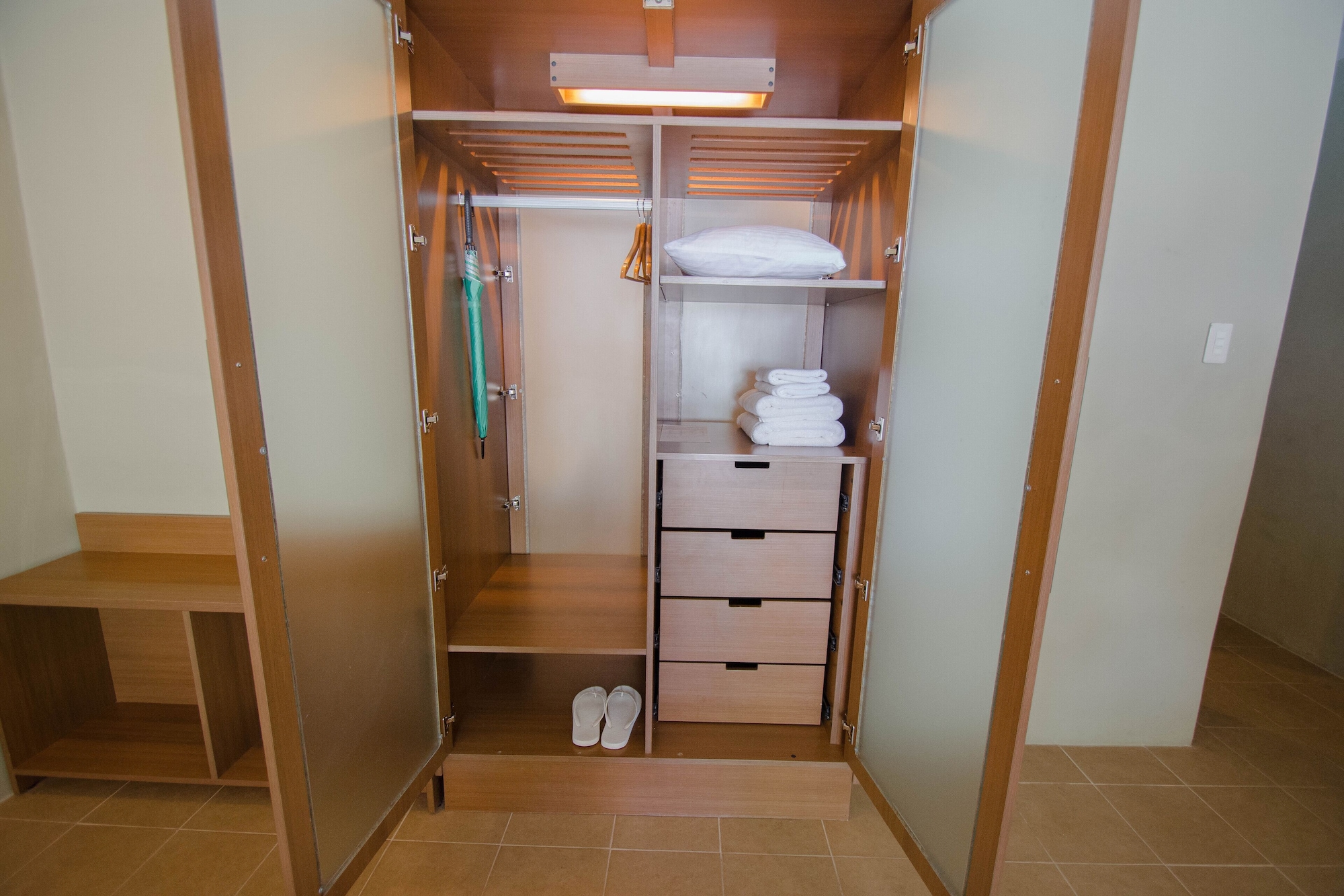 Suite, 2 Queen Beds, Almont Inland Resort 8/8