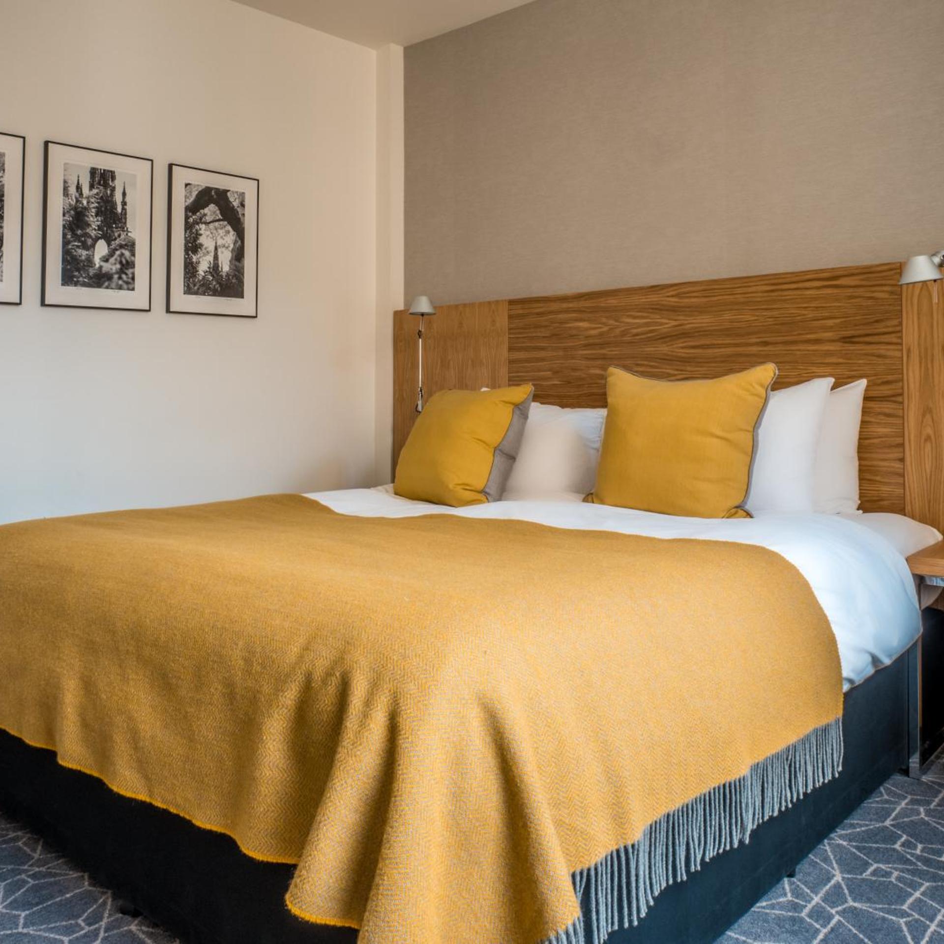 City, Double Bed