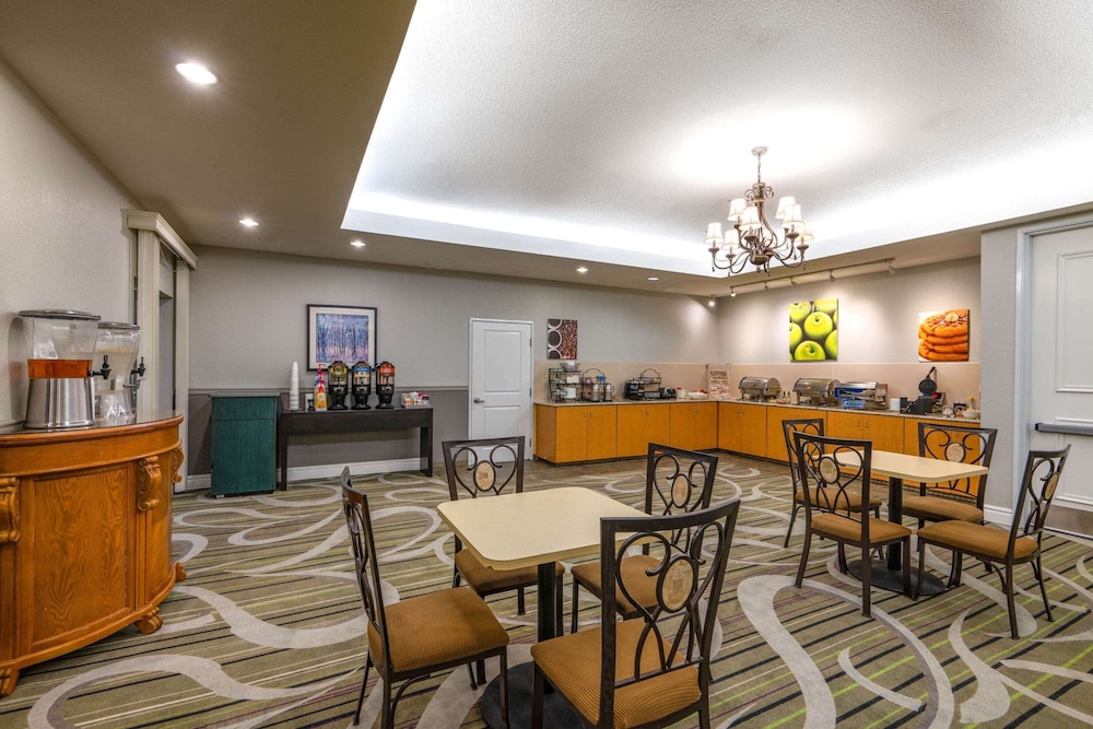 La Quinta Inn & Suites by Wyndham Loveland 35/45