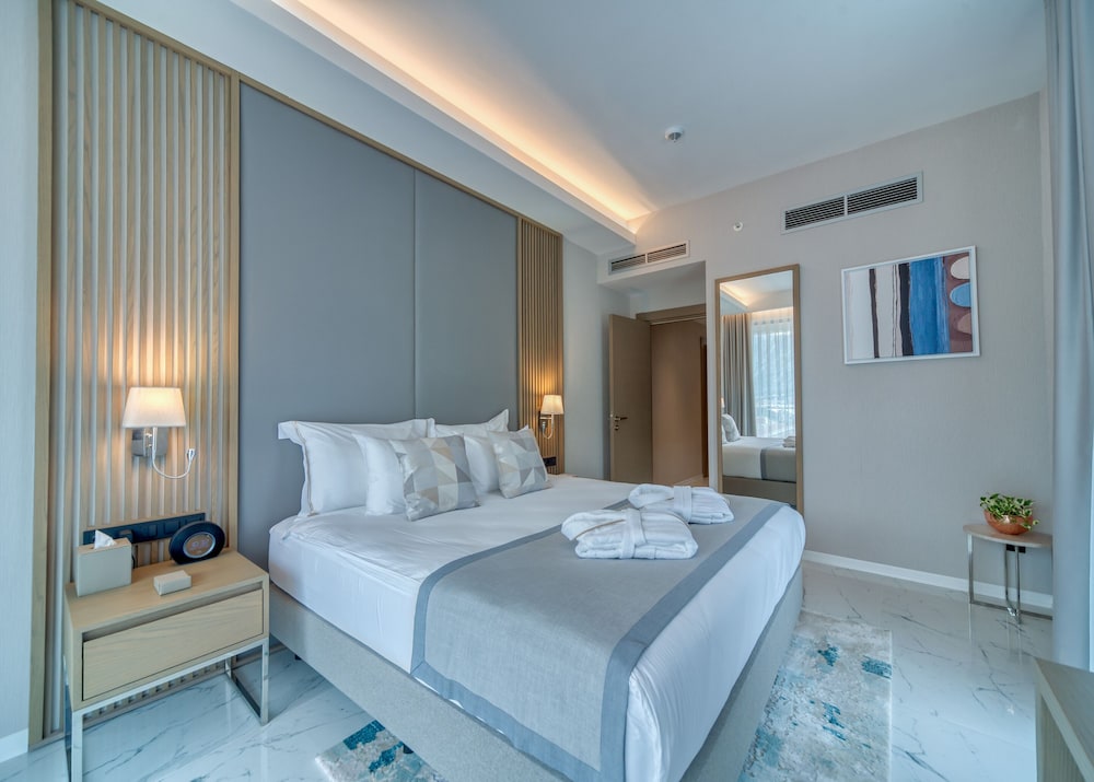 Regency, Suite, King Bed, Sea View, Hot Tub
