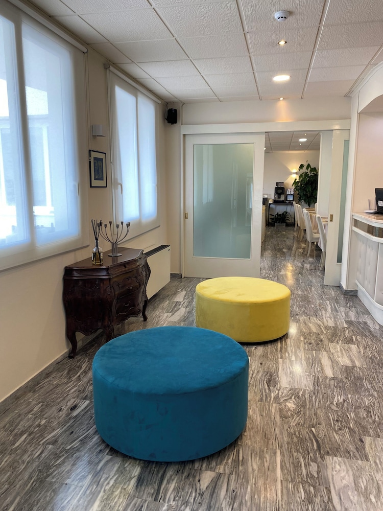 Hotel Monti 35/50