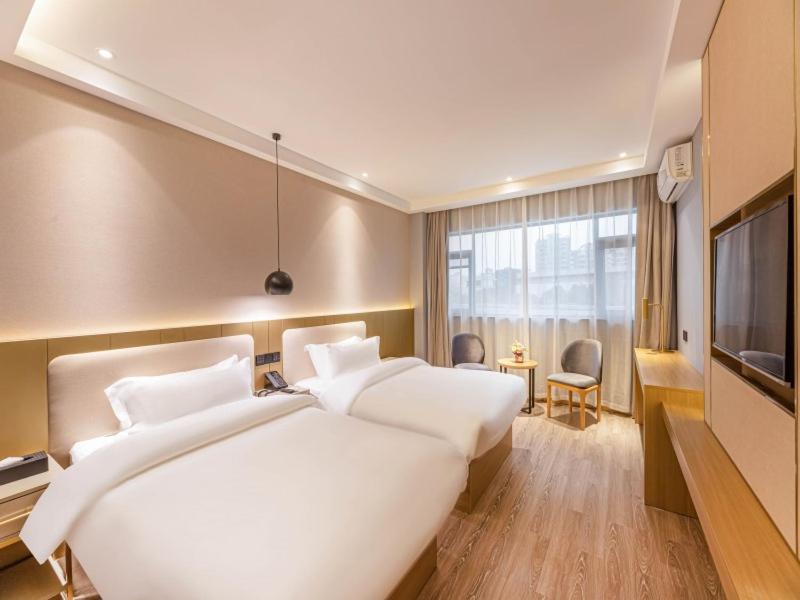 DELUXE, TWIN BEDS