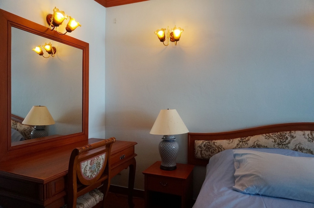Dee-Lek Guesthouse And Restaurant 16/24