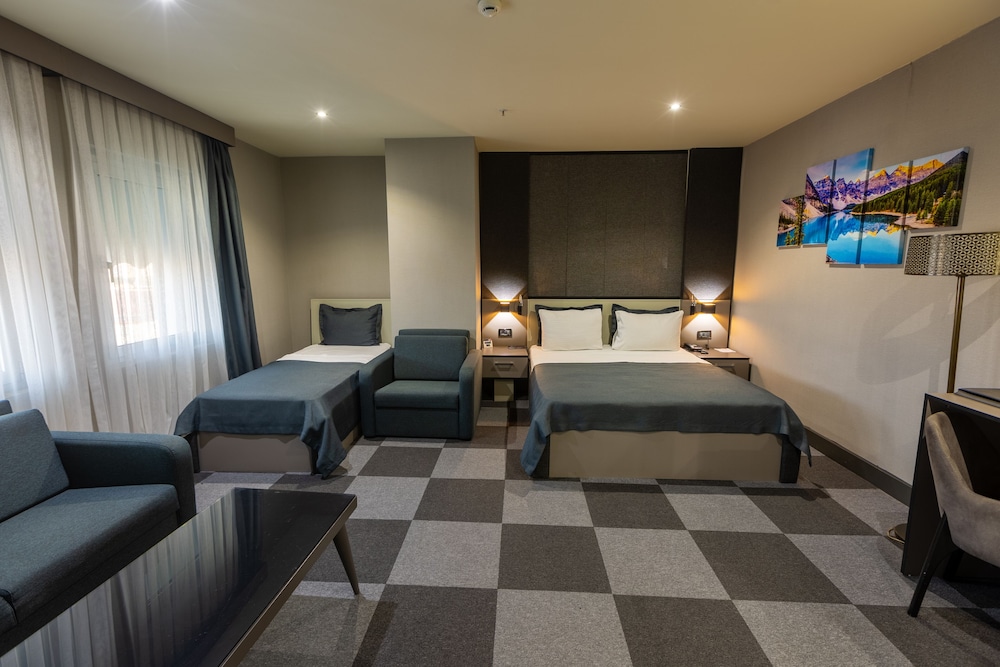 غرفة سوبيريور بثلاثة أسرّة، Tryp By Wyndham Istanbul Sancaktepe 5/9
