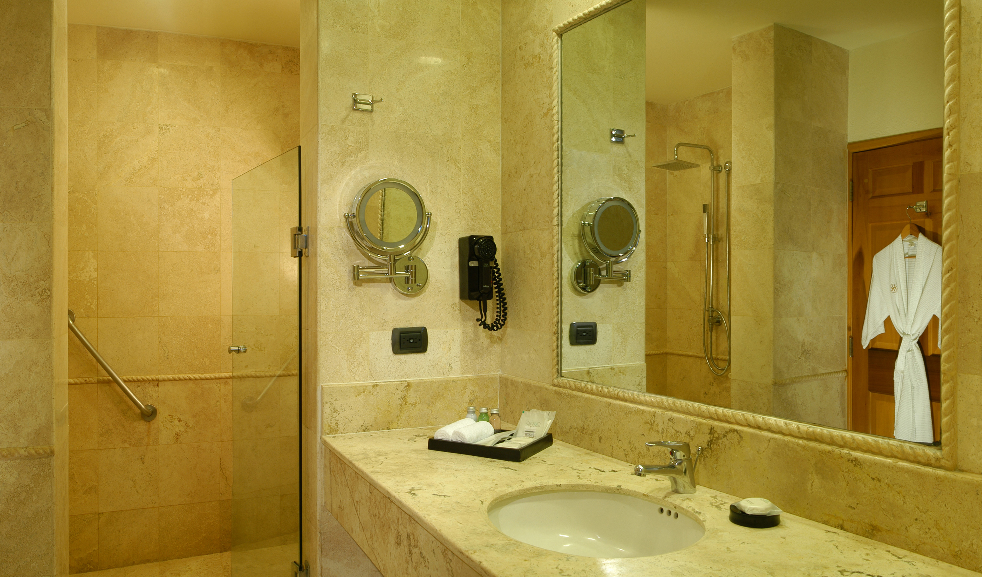 Junior Suite, Deluxe