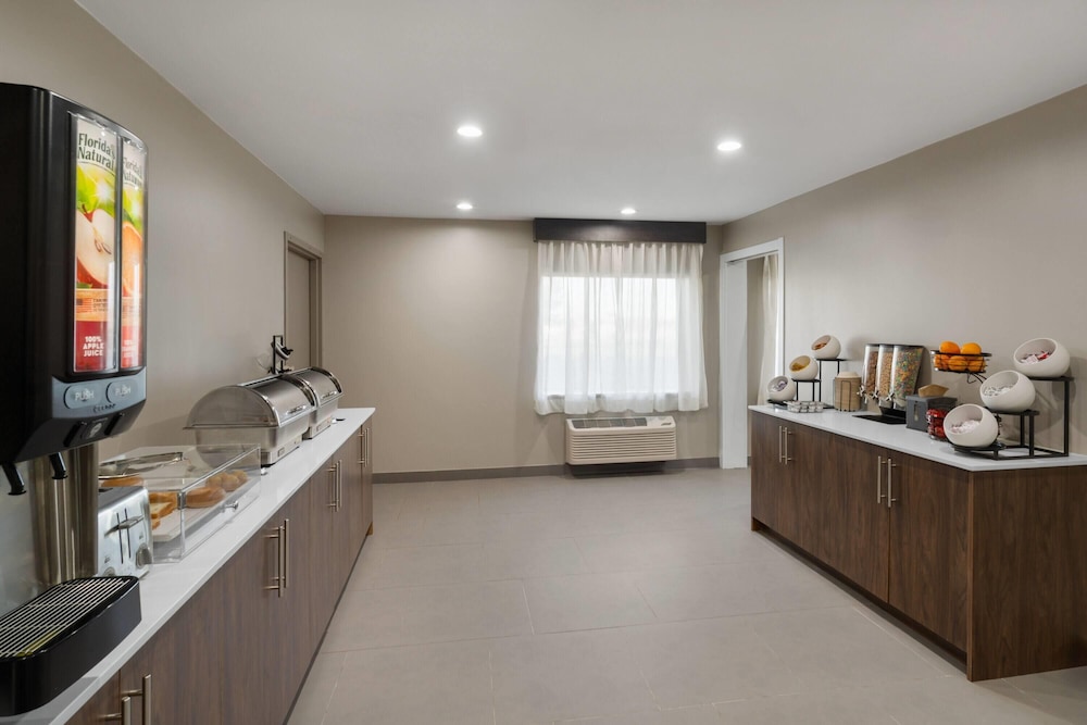 Hawthorn Extended Stay by Wyndham Jackson 32/57