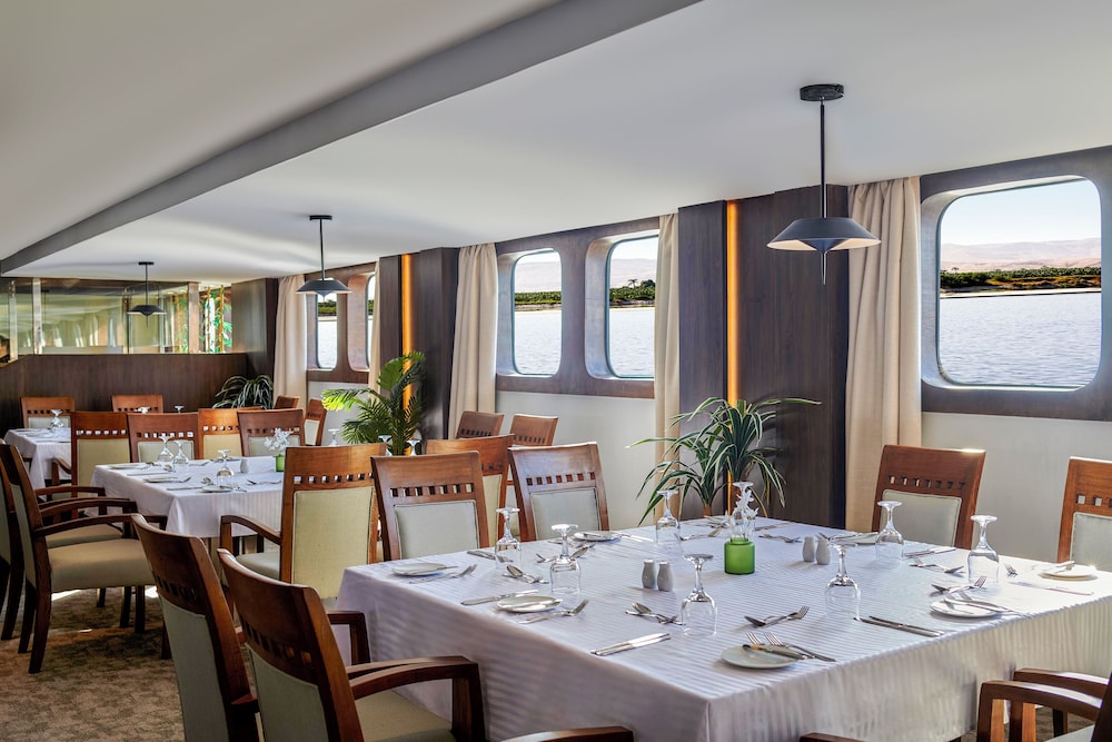 Movenpick Royal Lily Nile Cruise 20/28