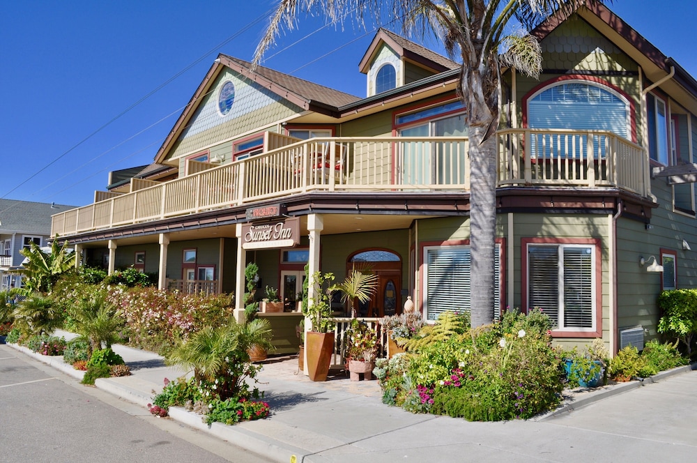 Cayucos Sunset Inn Bed and Breakfast 2/50