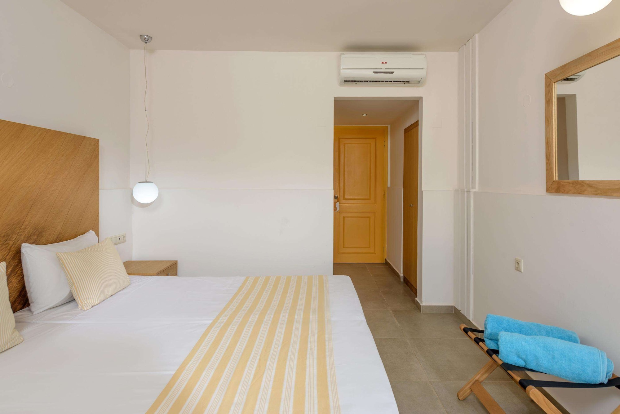 ROOM, DOUBLE BED, POOL VIEW