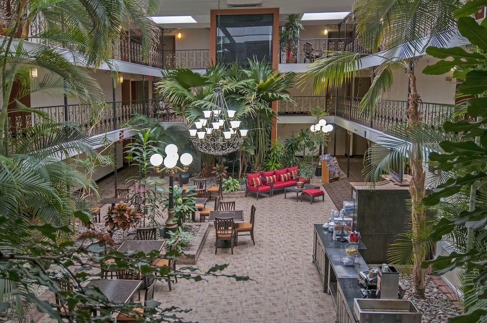 Governors Suites Hotel 8/47