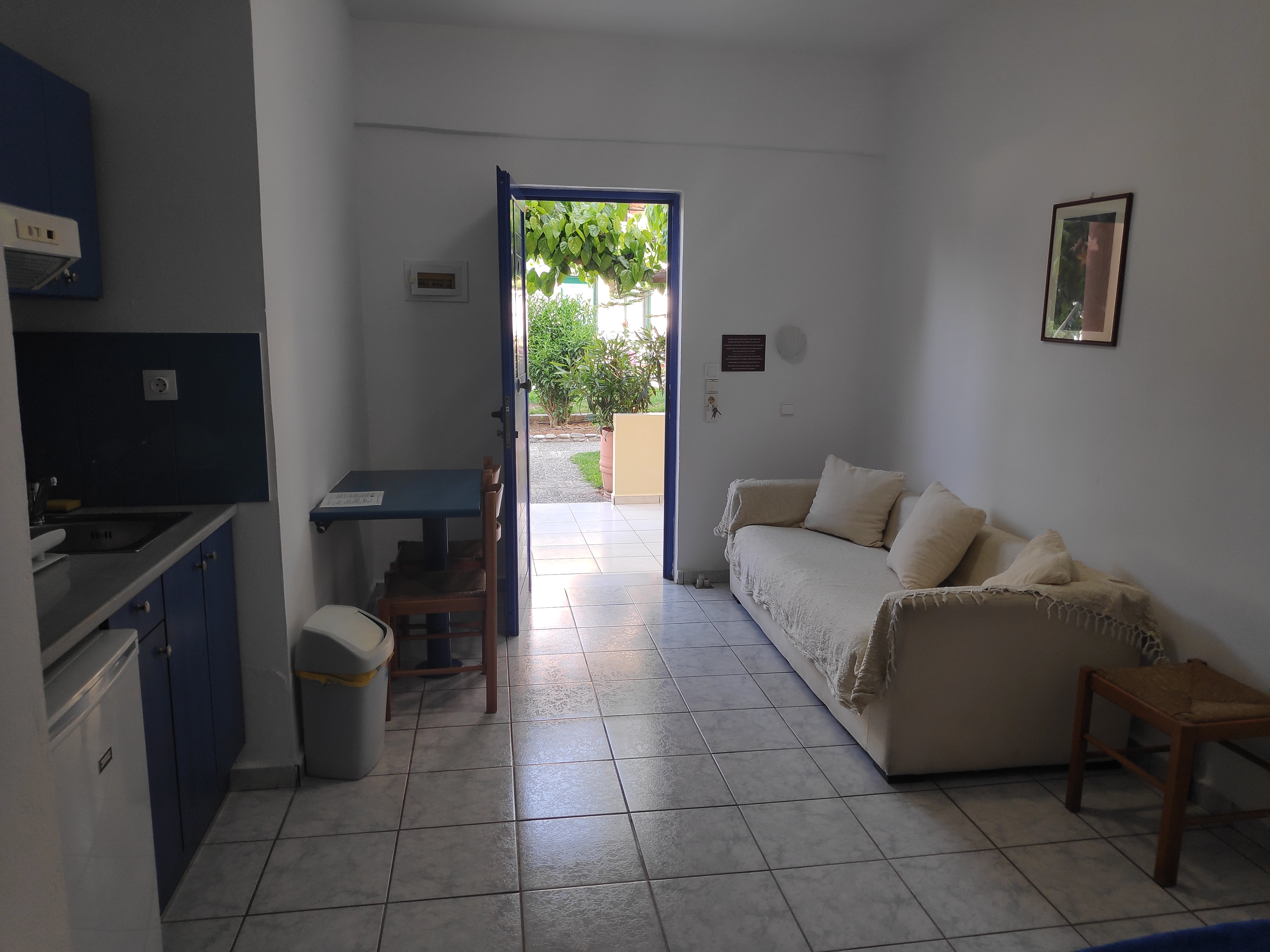 Leonidas Apartments 28/47