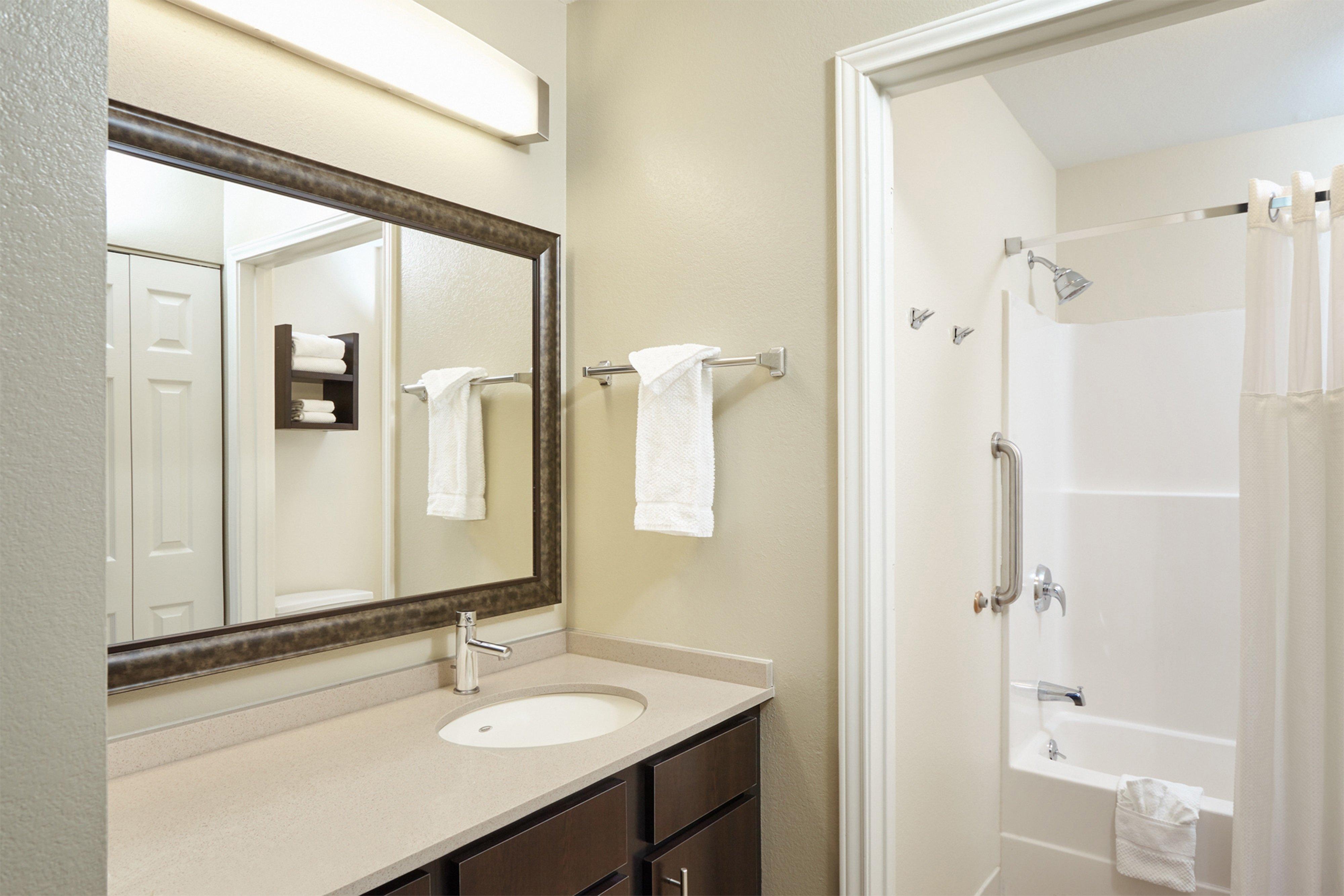 1 Bedroom, Suite, Queen Bed