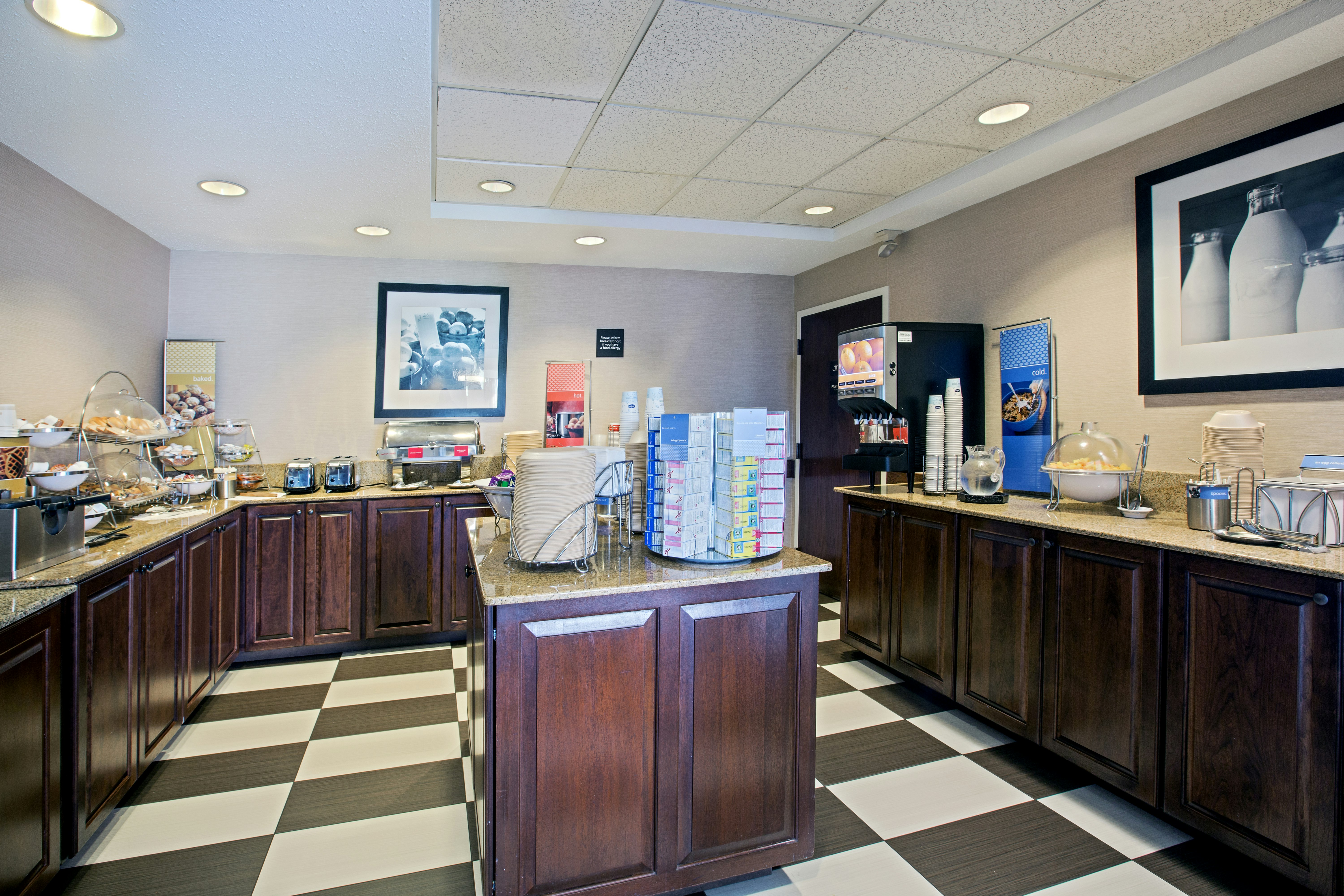 Hampton Inn West-Springfield 3/16