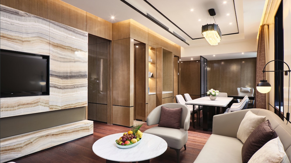 Crowne Plaza Wuhan Development Zone 50/82