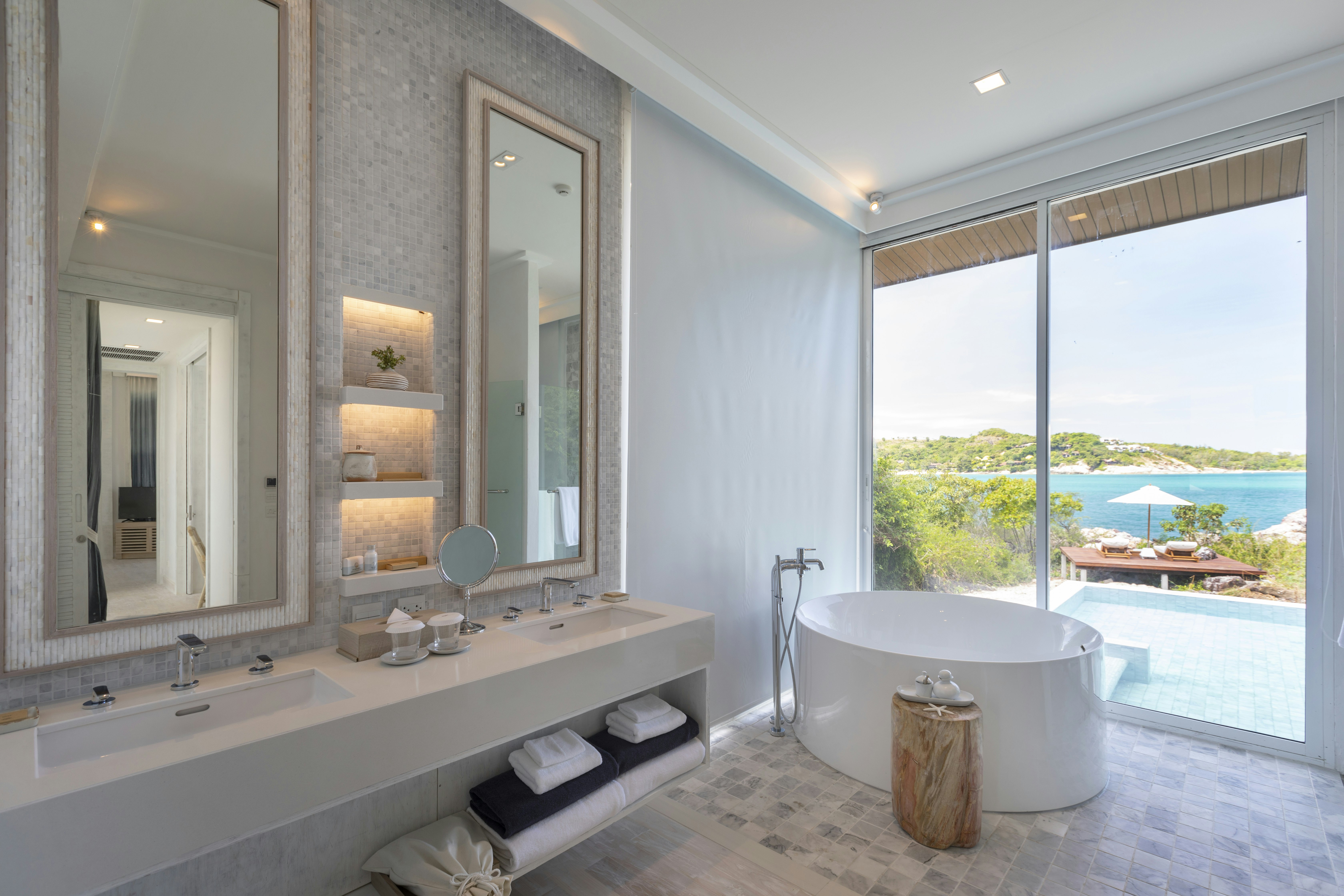 Cape Fahn Hotel Samui 56/57