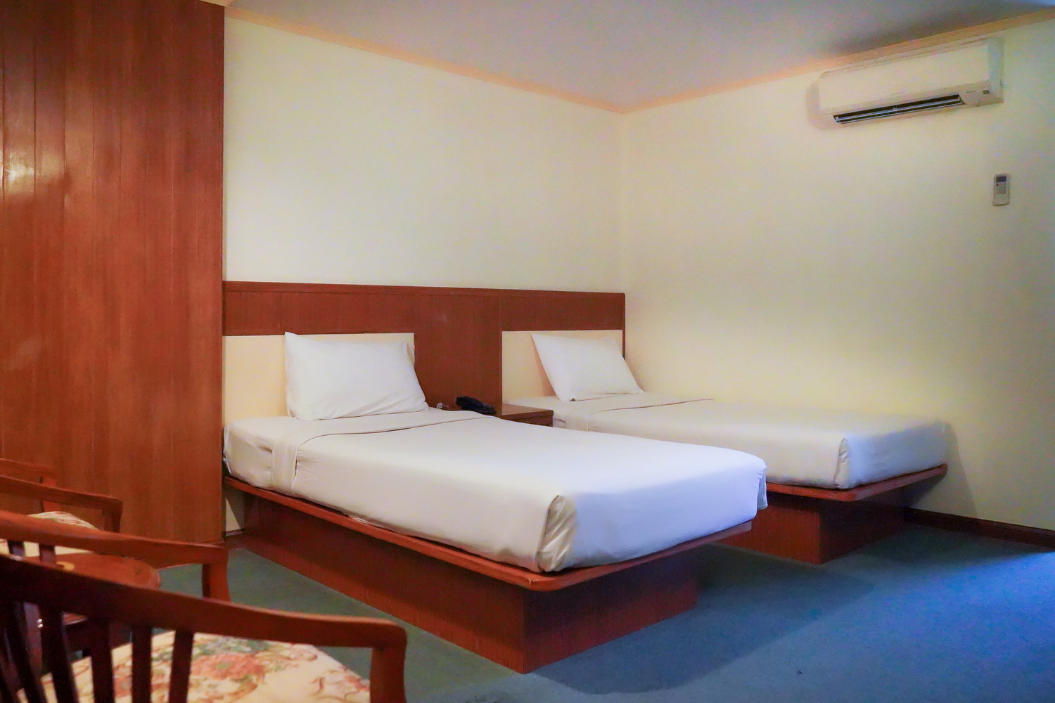 Standard, Twin Beds