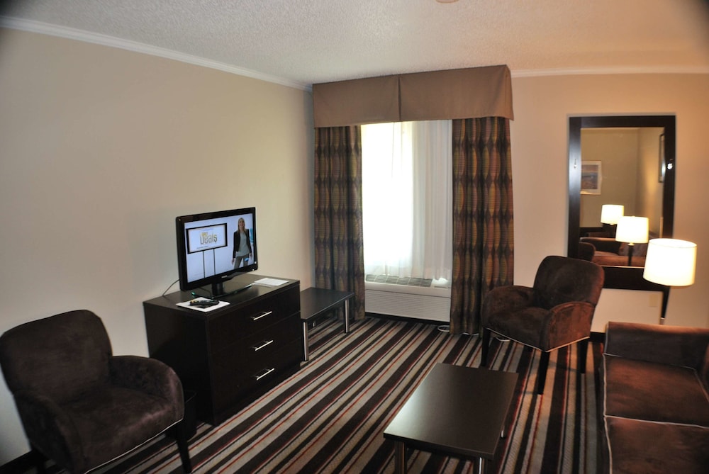 Holiday Inn Express Nashville W I40/Whitebridge Rd 32/47