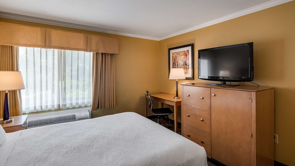 Best Western Plus Windjammer Inn & Conference Center 16/46