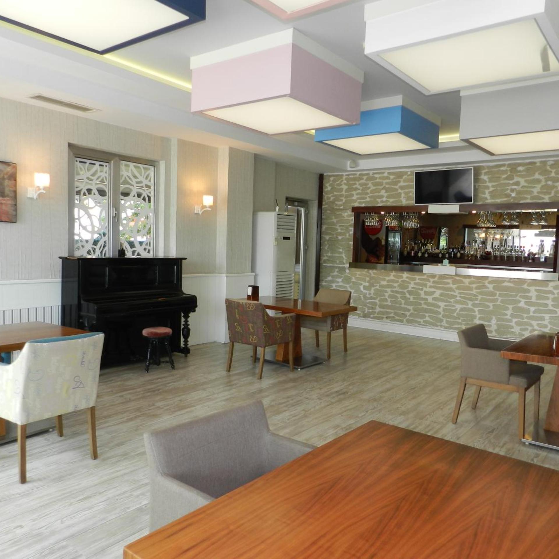 Hotel Sefa 2 18/30