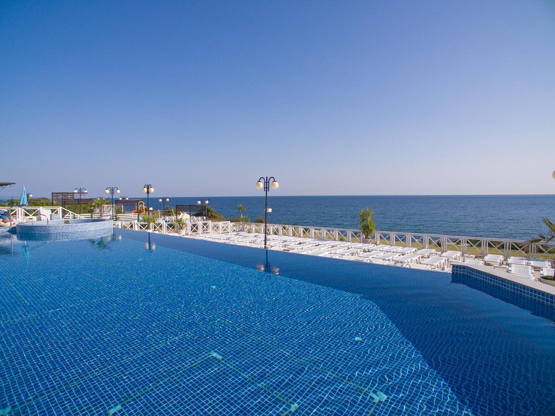 Hotel Eskada Beach 45/50