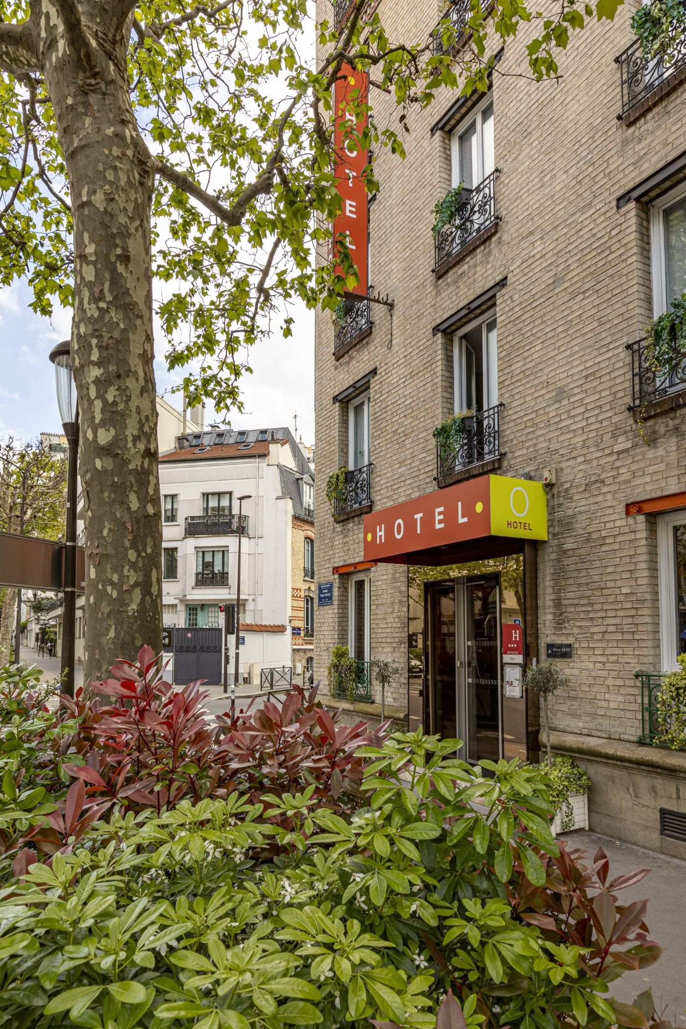 OLYMPIC HOTEL 46/51