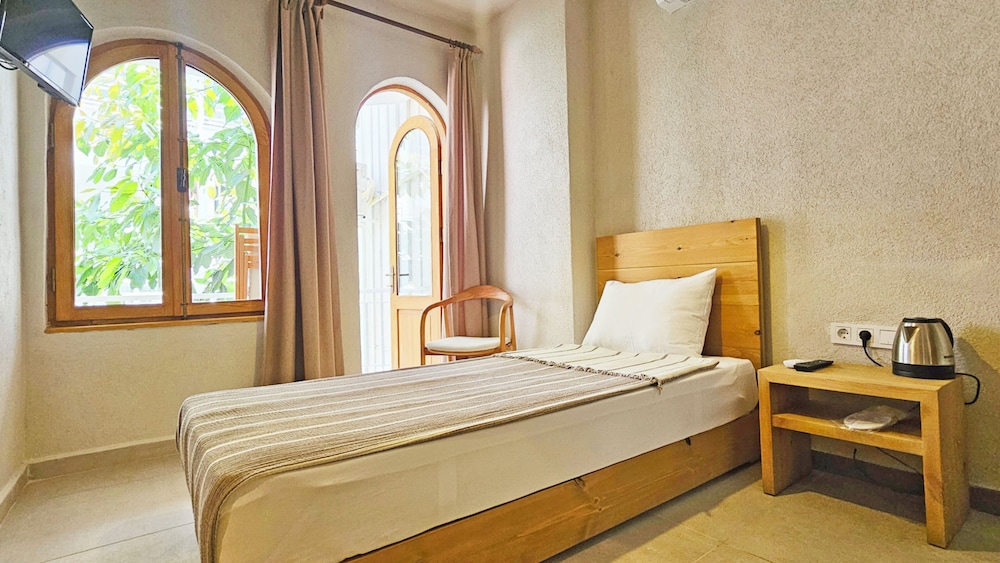 Nephos Hotel 9/50