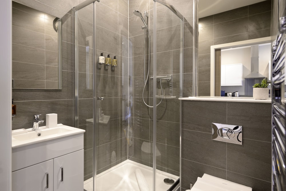Destiny Scotland Apartments At Nelson Mandela Place 15/17