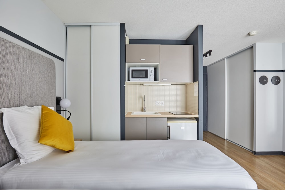 استوديو بسرير مزدوج بشرفة، Appart'hotel Odalys City - Lyon Centre Confluence 6/10