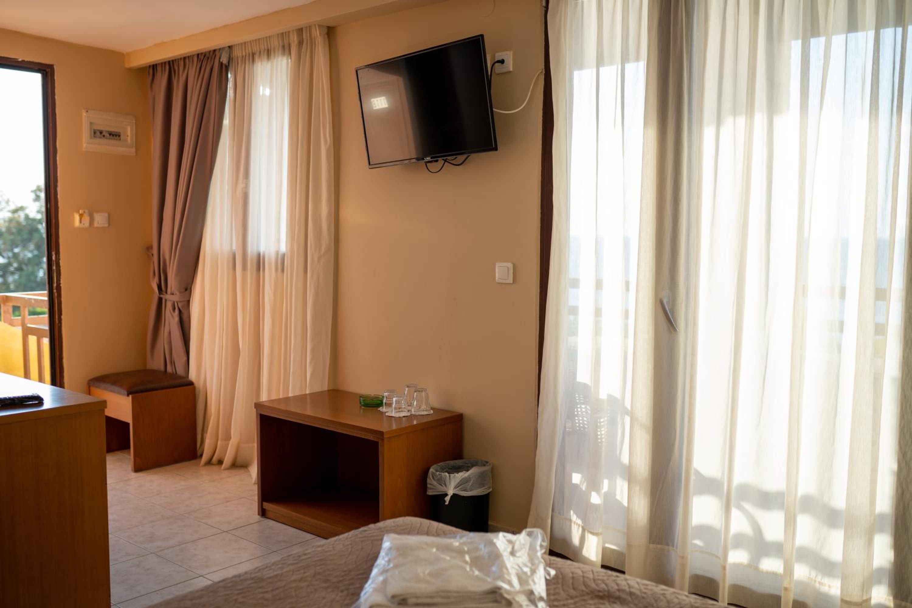 Ekavi Hotel Apartments 61/81